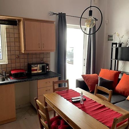 Comfy Apartment With Low Ceiling Attic Афины Экстерьер фото